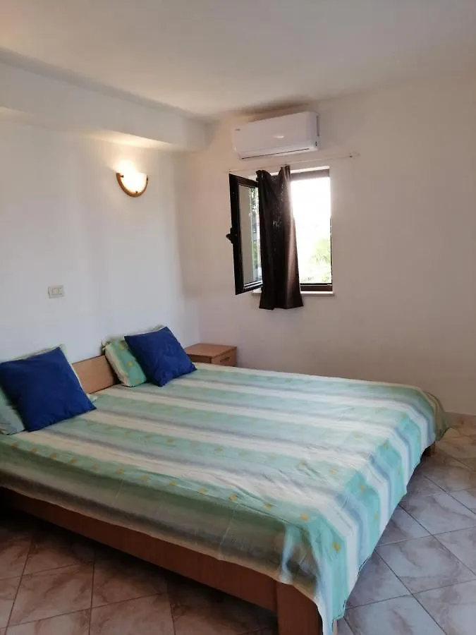Studio Apartment In Funtana With Balcony, Air Conditioning, Wifi, Washing Machine 4982-8