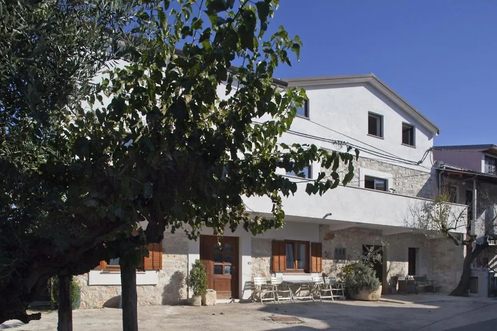 Studio Apartment In Funtana With Balcony, Air Conditioning, Wifi, Washing Machine 4982-8